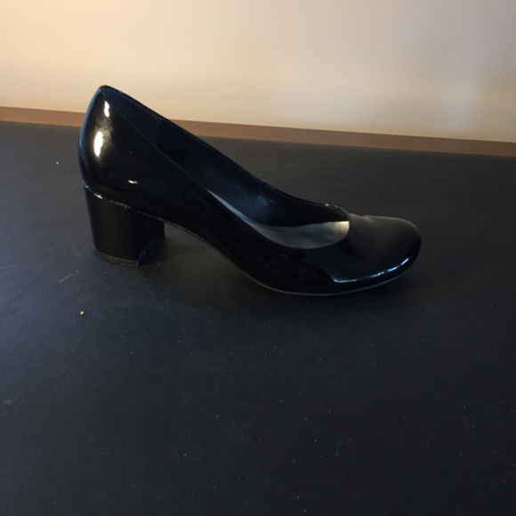 Franco Sarto black patent leather pumps - Picture 3 of 8